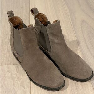 Women’s Suede Ankle Boots